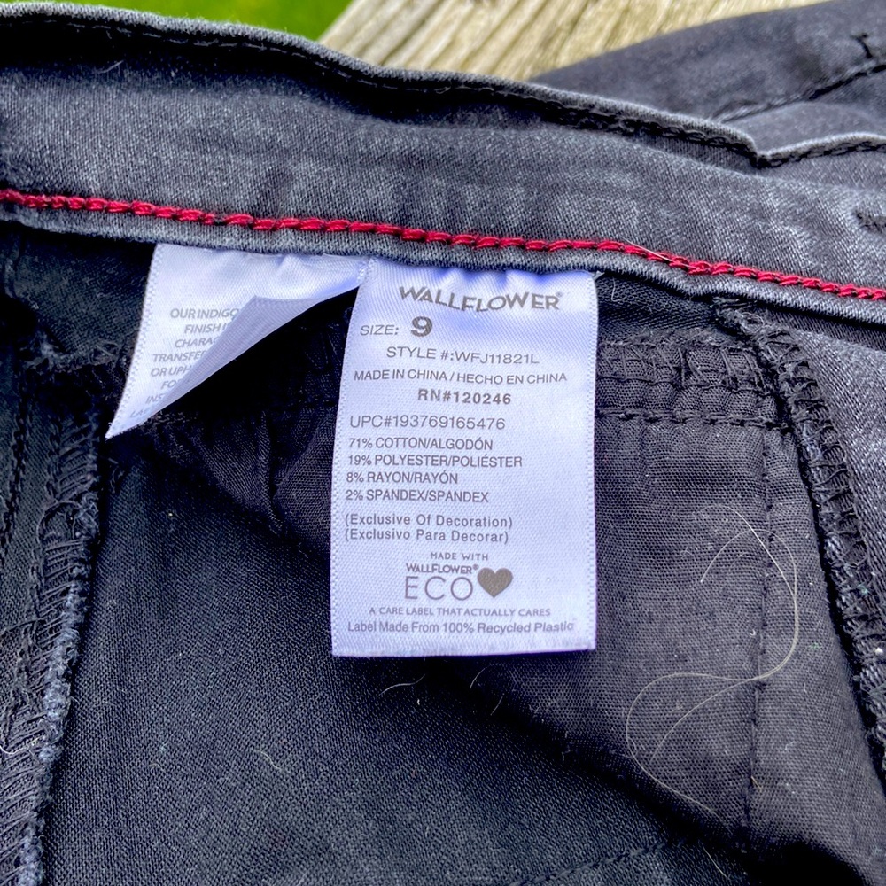 Shorts. Wallflower brand